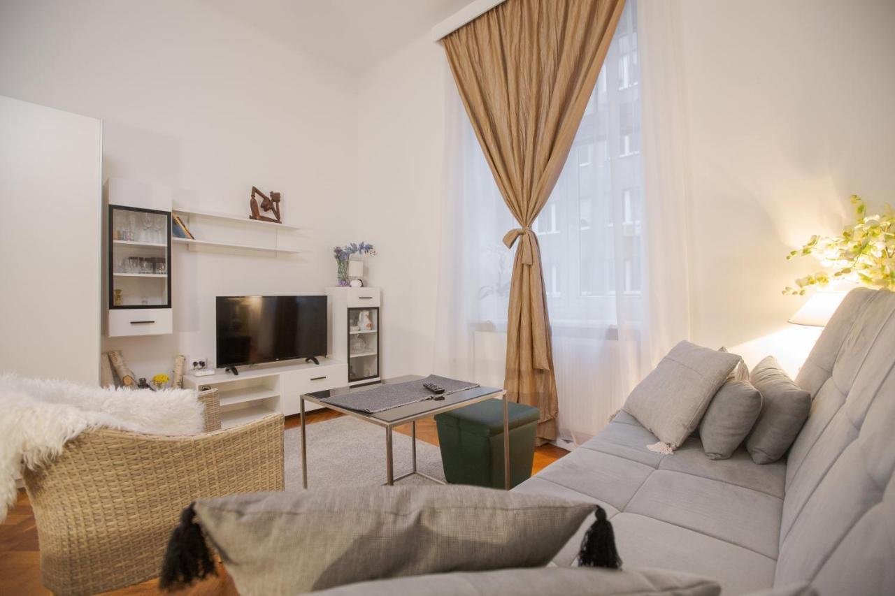 Manja Apartment *